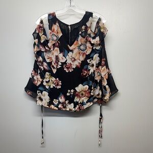 Iris Black Pink Blue Floral Open Shoulder Bell Sleeve Lightweight Blouse SIZE L